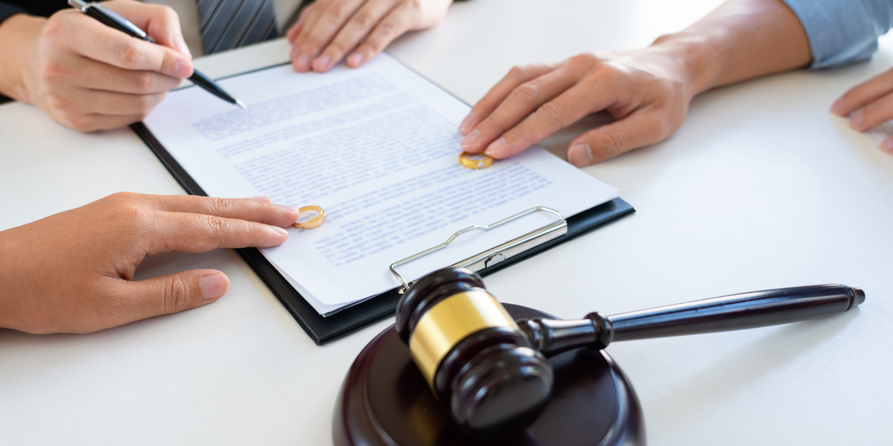 Factors To Consider When Choosing Your Divorce Attorney